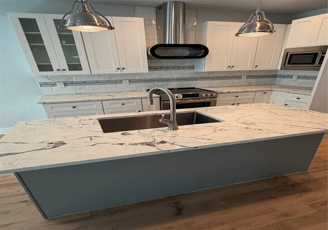 2nd image of 2318 Stutz Dr #C5, Dallas, TX 75235 | MLS# 21166159