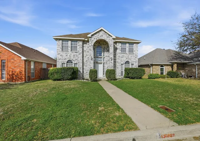 Photo 2 of Single family home for sale at 6917 Club Creek Dr, Fort Worth, TX 76137 | MLS# 21213860 | Listing updated on 2026-07-20