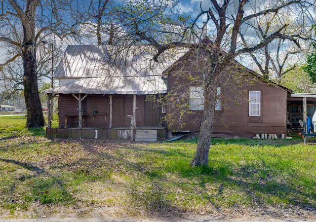 Homes for sale in Bagwell, TX | 48 County Road 2360, Bagwell, TX 75412 | MLS# 21213873