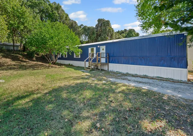 Photo 3 of Manufactured home for sale at 6525 Blue Water Ct, Granbury, TX 76049 | MLS# 21213904 | Listing updated on 2026-07-09