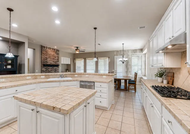 Photo 3 of Single family home for sale at 351 Southern Hills Dr, Fairview, TX 75069 | MLS# 21212344 | Listing updated on 2026-08-31