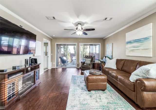 Photo 3 of Single family home for sale at 1216 Troon Dr, Frisco, TX 75036 | MLS# 21212860 | Listing updated on 2026-07-08