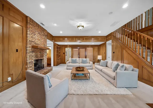 5th image of 100 Castle Ct, Irving, TX 75038 | MLS# 21210050