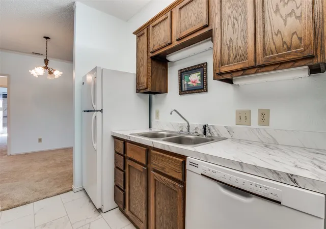 Photo 4 of Condo for sale at 2101 Count Fleet Dr #502, Arlington, TX 76011 | MLS# 21212779 | Listing updated on 2026-10-01