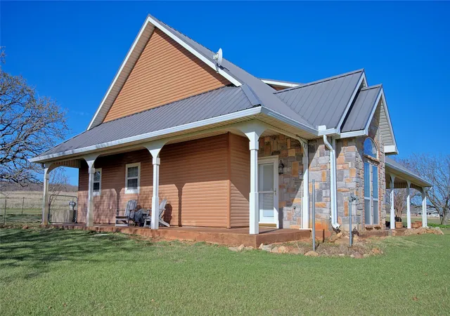 Photo 3 of Single family home for sale at 4460 Hildreth Pool Rd, Bowie, TX 76230 | MLS# 21203747 | Listing updated on 2026-09-04