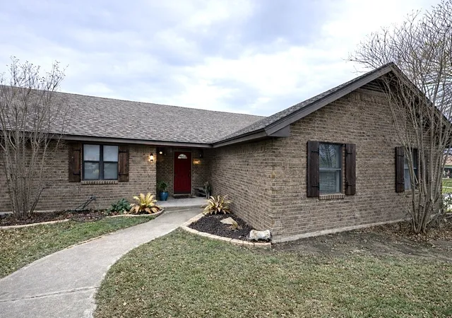 Homes for sale in Comanche, TX | 913 E Cedar Ave, Comanche, TX 76442 | MLS# 21214137