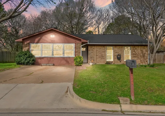 Single family home for sale at 2529 Freedom Ln, Denton, TX 76209 | MLS# 21212209