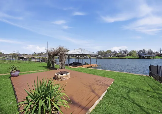 Homes for sale in Gainesville, TX | 519 Kiowa Dr W, Gainesville, TX 76240 | MLS# 21211978