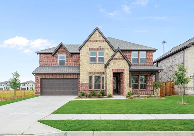 Photo 3 of Single family home for sale at 208 Sweetwater Dr, Commerce, TX 75428 | MLS# 21214239 | Listing updated on 2026-08-22
