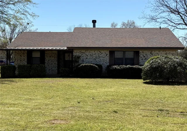 Photo 3 of Single family home for sale at 32 County Road 4784, Sulphur Springs, TX 75482 | MLS# 21213275 | Listing updated on 2026-09-24
