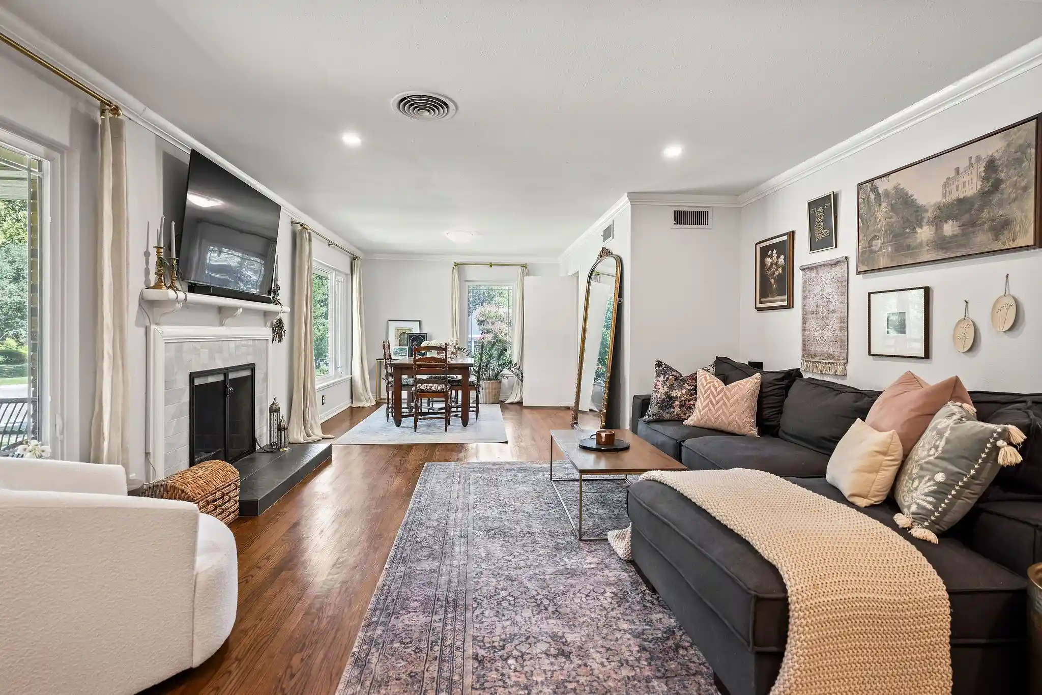 Photo 1 of Single family home for sale at 2801 5th Ave, Fort Worth, TX 76110 | MLS# 21211390 | Listing updated on 2026-10-10