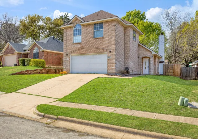 Photo 1 of Single family home for sale at 1031 Park Ave, Carrollton, TX 75006 | MLS# 21214382 | Listing updated on 2026-08-19