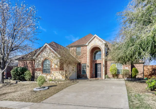 2nd image of 6911 Bradford Estates Dr, Sachse, TX 75048 | MLS# 21135588