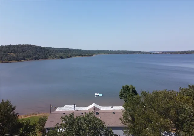 Photo 2 of Manufactured home for sale at 140 Meadow Pond Ct, Runaway Bay, TX 76426 | MLS# 21214369 | Listing updated on 2026-08-26