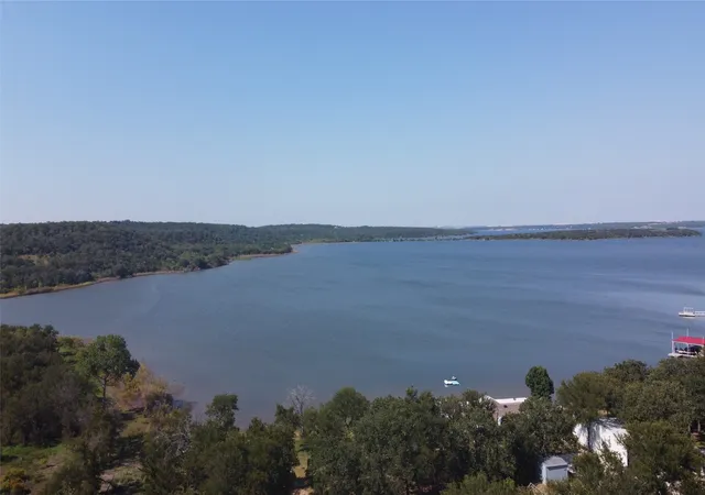 Photo 3 of Manufactured home for sale at 140 Meadow Pond Ct, Runaway Bay, TX 76426 | MLS# 21214369 | Listing updated on 2026-08-26