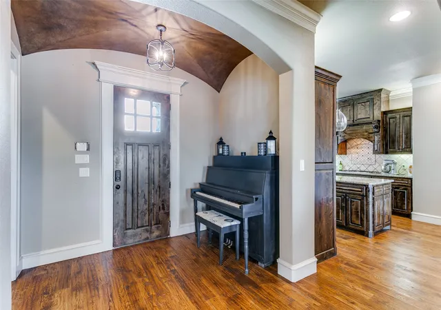 Photo 4 of Single family home for sale at 6800 Woodland Hills Dr, North Richland Hills, TX 76182 | MLS# 21211130 | Listing updated on 2026-08-19