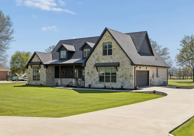 Photo 3 of Single family home for sale at 366 Private Road 7005, Edgewood, TX 75117 | MLS# 21211573 | Listing updated on 2026-10-02