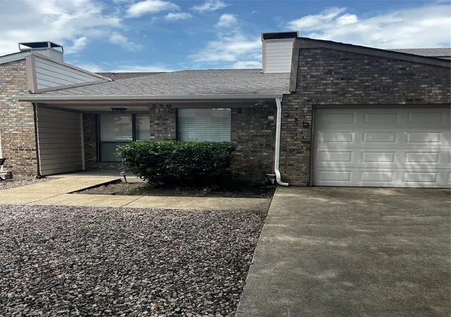 Homes for sale in Mc Kinney, TX | 219 Mccarley Pl, Mc Kinney, TX 75071 | MLS# 21214481