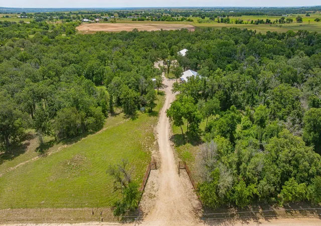 Photo 2 of Single family home for sale at 1375 County Road 253, Stephenville, TX 76401 | MLS# 21214468 | Listing updated on 2026-09-25