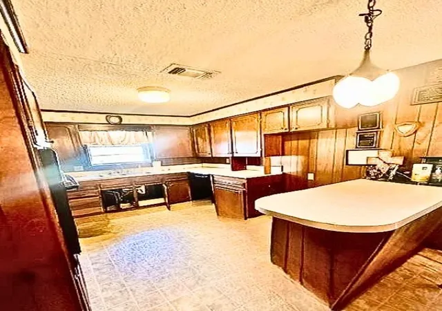 Photo 3 of Single family home for sale at 505 Jd Franklin Dr, Sulphur Springs, TX 75482 | MLS# 21214245 | Listing updated on 2026-09-16