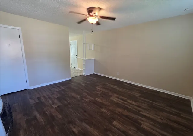 Photo 3 of Single family home for sale at 1207 N Anglin St, Cleburne, TX 76031 | MLS# 21211302 | Listing updated on 2026-08-20