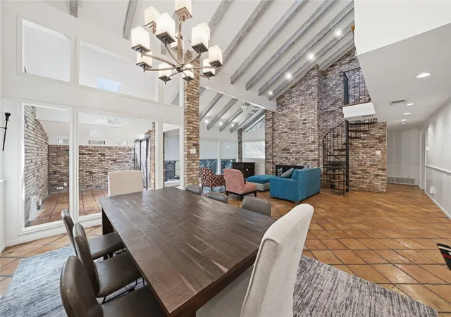 5th image of 2145 Fountain Square Dr, Fort Worth, TX 76107 | MLS# 21214204