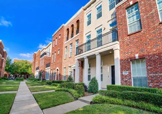 Homes for sale in Addison, TX | 15846 Breedlove Pl #152, Addison, TX 75001 | MLS# 21214424