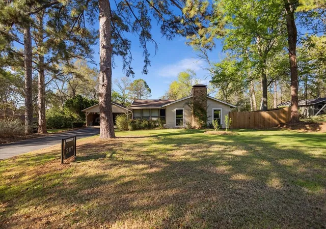 Homes for sale in Hideaway, TX | 207 Grass Knoll Dr, Hideaway, TX 75771 | MLS# 21214766
