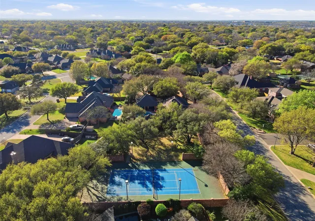 Photo 3 of Single family home for sale at 1005 Hemphill Dr, Cleburne, TX 76033 | MLS# 21214636 | Listing updated on 2026-08-31