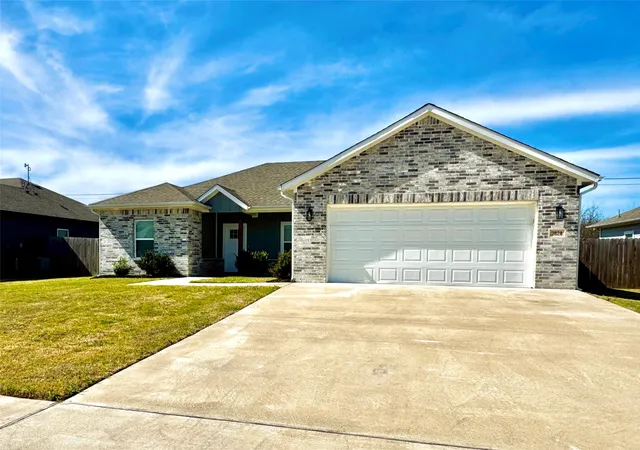 Photo 2 of Single family home for sale at 3828 Skylane Ave, Corsicana, TX 75110 | MLS# 21210213 | Listing updated on 2026-08-29