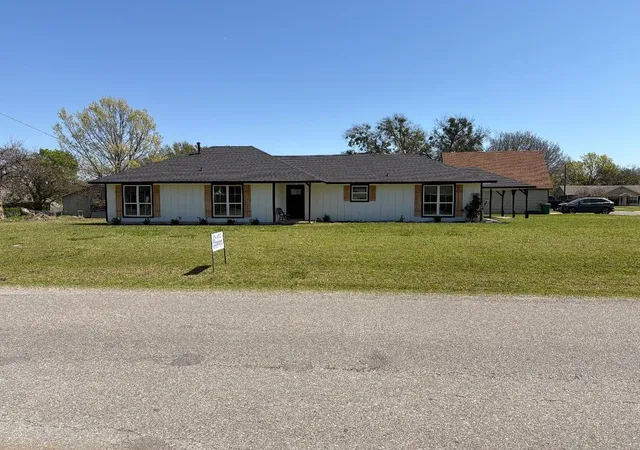 Homes for sale in Pottsboro, TX | 102 William St, Pottsboro, TX 75076 | MLS# 21214818