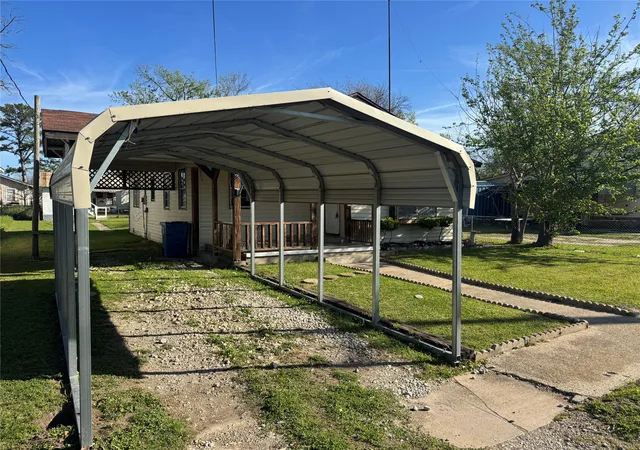 Homes for sale in Mexia, TX | 809 E Palestine St, Mexia, TX 76667 | MLS# 21213270