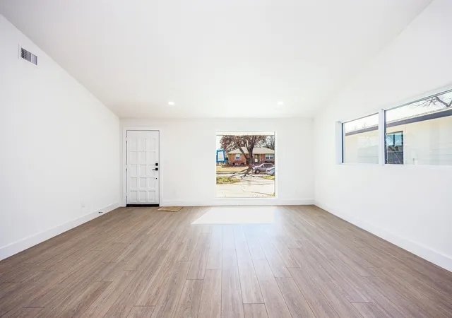 Photo 3 of Single family home for sale at 3061 Dothan Ln, Dallas, TX 75229 | MLS# 21208652 | Listing updated on 2026-09-01