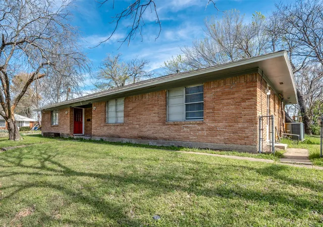 Photo 1 of Single family home for sale at 10000 Olmos Dr, Dallas, TX 75218 | MLS# 21211657 | Listing updated on 2026-10-03