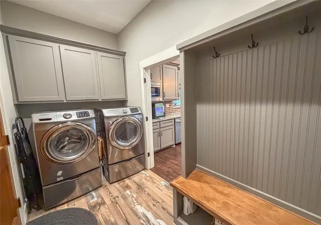 Photo 3 of Single family home for sale at 240 Cox Rd, Waxahachie, TX 75167 | MLS# 21214205 | Listing updated on 2026-07-23