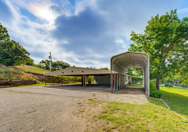 Homes for sale in Nocona, TX | 1857 Old Bonita Rd, Nocona, TX 76255 | MLS# 21211364