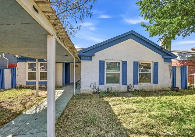 Photo 1 of Sale Pending at 919 Brae Loch Dr, Dallas, TX 75217 | MLS# 21187239 | Listing updated on 2026-09-21