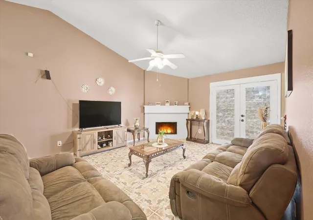Photo 4 of Sale Pending at 919 Brae Loch Dr, Dallas, TX 75217 | MLS# 21187239 | Listing updated on 2026-09-21
