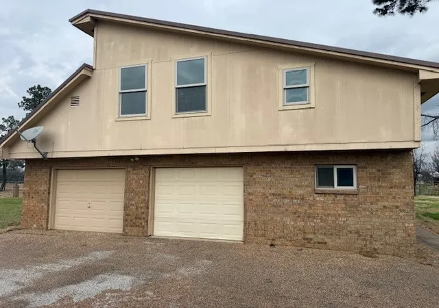 Photo 3 of Sale Pending at 401 New Highland Rd, Springtown, TX 76082 | MLS# 21215054 | Listing updated on 2026-07-22