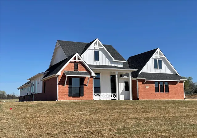 Photo 3 of Single family home for sale at 1083 Dixie Estates Wy, Whitesboro, TX 76273 | MLS# 21213853 | Listing updated on 2026-09-27