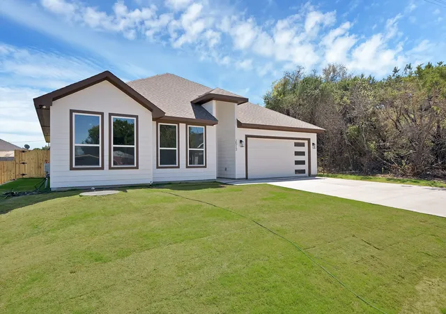 Homes for sale in Granbury, TX | 2513 Austin Ct, Granbury, TX 76048 | MLS# 21215093