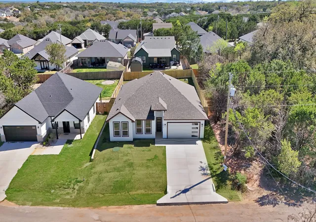 Homes for sale in Granbury, TX | 2513 Austin Ct, Granbury, TX 76048 | MLS# 21215093