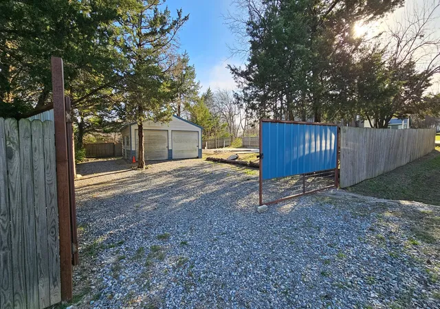 Homes for sale in Pottsboro, TX | 304 Willow Dr, Pottsboro, TX 75076 | MLS# 21215167