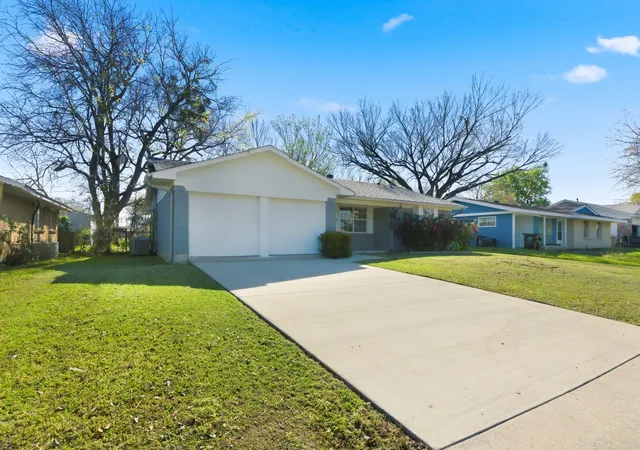 Photo 3 of Single family home for sale at 6509 Finch Dr, Greenville, TX 75402 | MLS# 21215306 | Listing updated on 2026-10-08