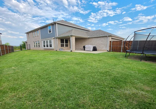 Photo 3 of Single family home for sale at 909 Carnation Dr, Crowley, TX 76036 | MLS# 21215373 | Listing updated on 2026-08-24