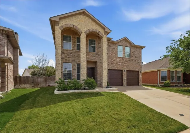 Photo 2 of Sale Pending at 10832 Thorngrove Ct, Haslet, TX 76052 | MLS# 21210112 | Listing updated on 2026-08-26