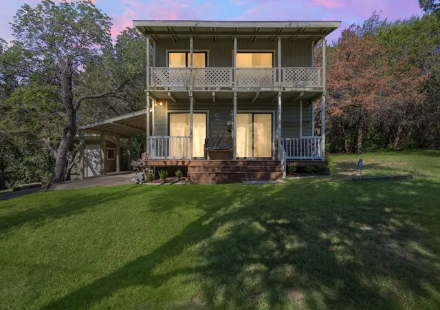 Photo 3 of Single family home for sale at 2547 Forest Park Dr, Granbury, TX 76048 | MLS# 21215424 | Listing updated on 2026-08-12