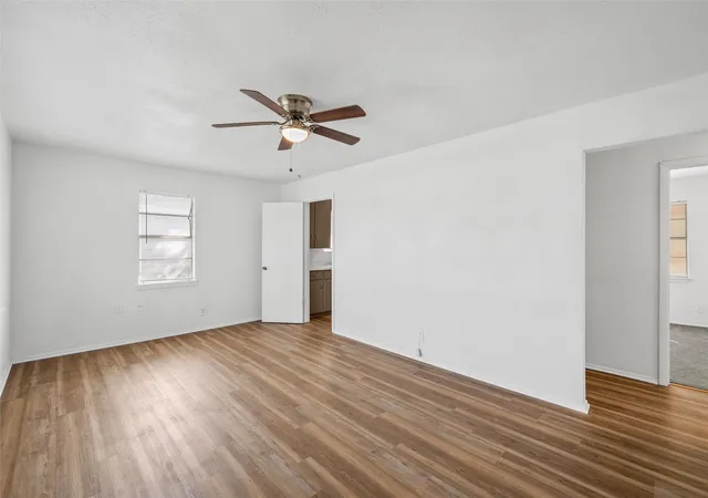 Photo 3 of Single family home for sale at 915 Faulkner Ln, Waco, TX 76704 | MLS# 21214308 | Listing updated on 2026-08-24