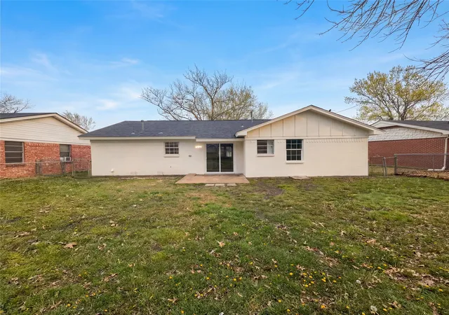 Homes for sale in Howe, TX | 802 N Hughes St, Howe, TX 75459 | MLS# 21215457