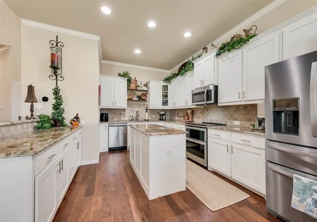 Homes for sale in Burleson, TX | 1217 Summerset Ln, Burleson, TX 76028 | MLS# 21215320